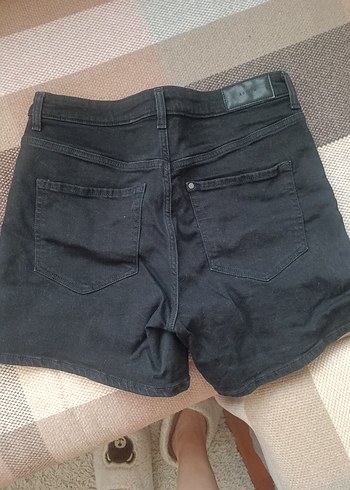 Siyah Kısa Kadın Denim Şort - Görsel 2