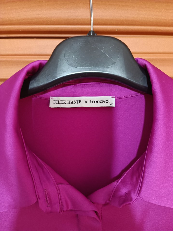 Fuşya pembe Düğmeli Saten Kadın Gömlek - Görsel 2