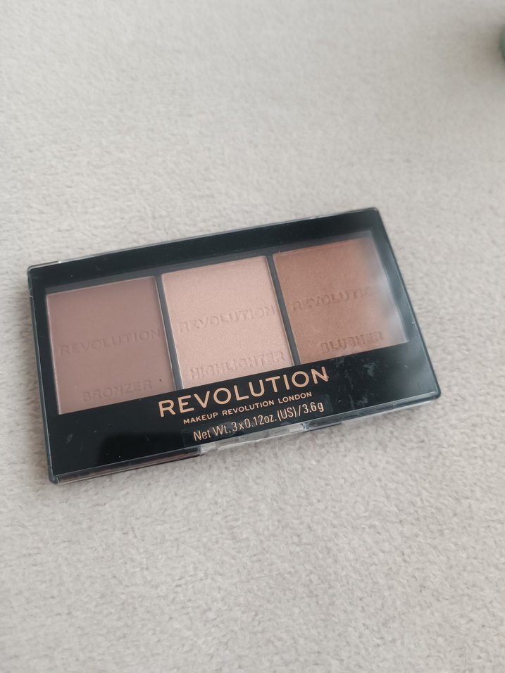 Revolution Ultra Sculpt & Kontür Paleti C04 Light/Med - Görsel 3