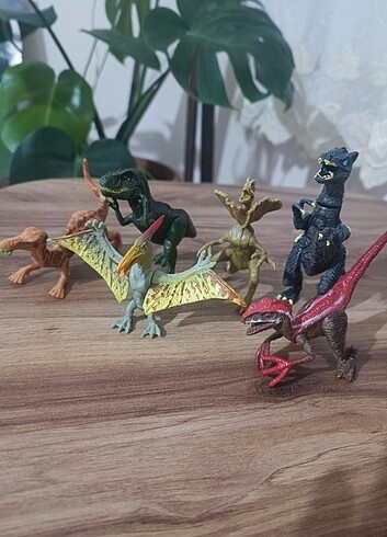 Oyuncak dinosaur koleksyonu