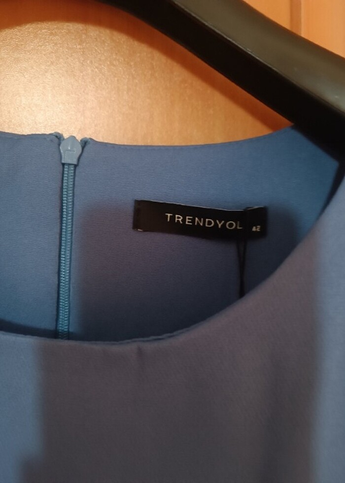 Kolsuz elbise - Görsel 3