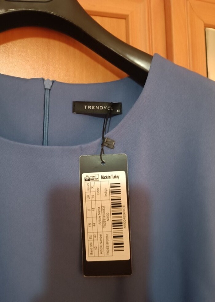 Kolsuz elbise - Görsel 2