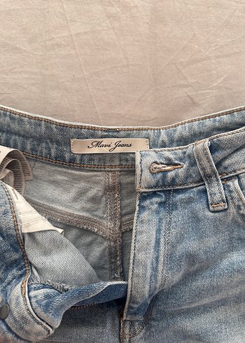 xs Beden Düğmeli Nakışlı Mavi Kadın Mini Kot Şort