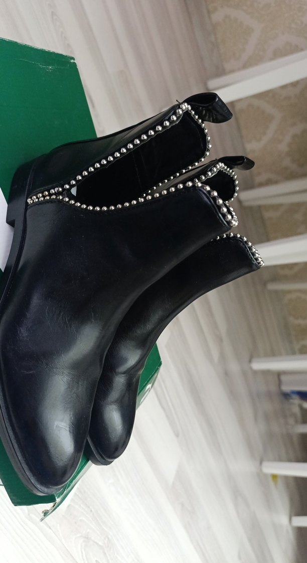 Siyah Deri Yüksek Topuklu Gotik Botlar - Görsel 2