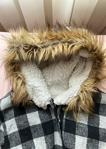 Gri Ekoseli Kürklü Kapüşonlu Kışlık Ceket - Görsel 3