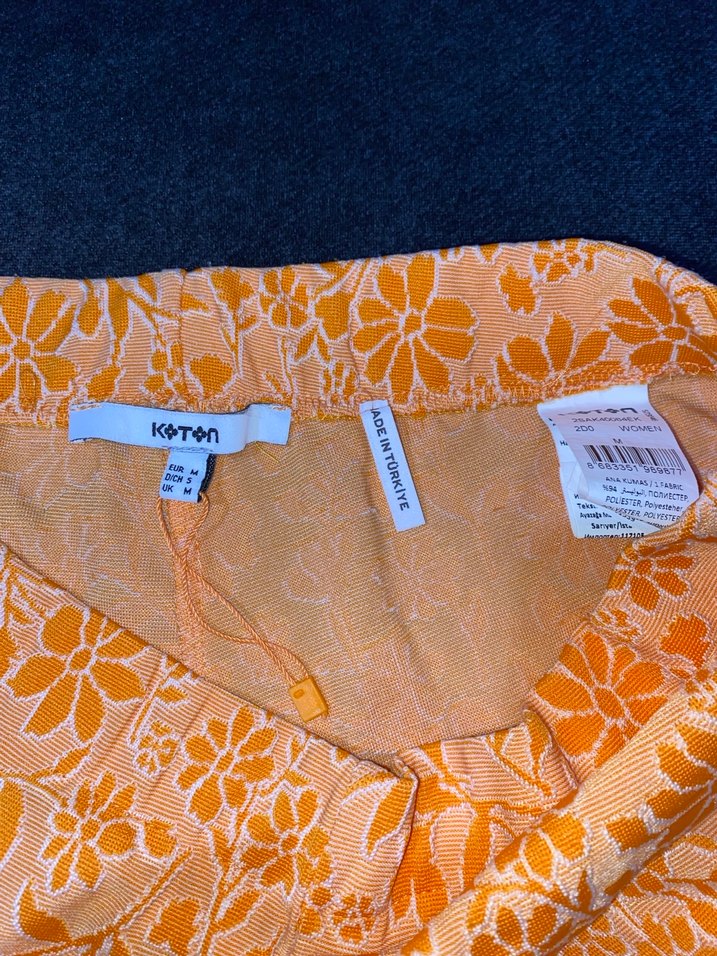 Turuncu Çiçek Desenli Pantolon - Görsel 3