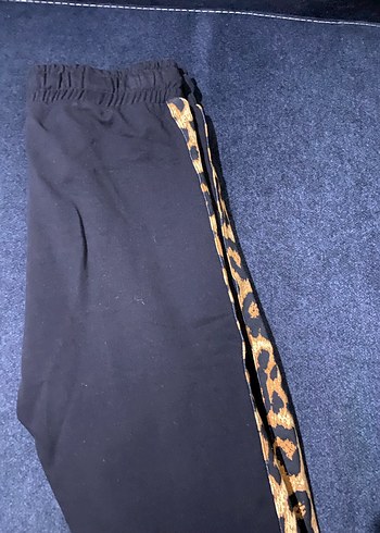 Leopar Desenli Siyah Kadın Eşofman - Görsel 3