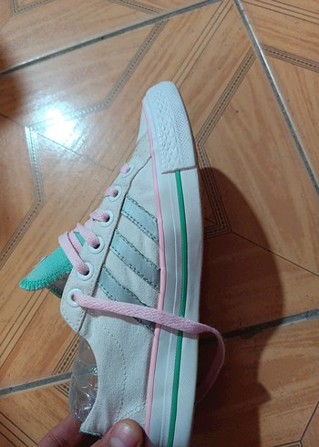 Beyaz Pastel Renkli Adidas Bağcıklı Kadın Spor Ayakkabı - Görsel 3