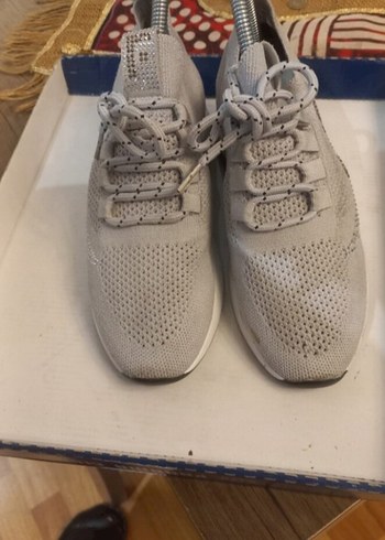 Gri Yılan Desenli Dolgu Topuk Kadın Spor Ayakkabı - Görsel 2