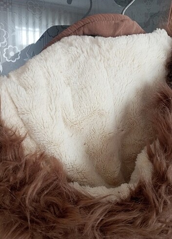 Mont oldukça çok sıcak tutuyor içi kürklü - Görsel 7