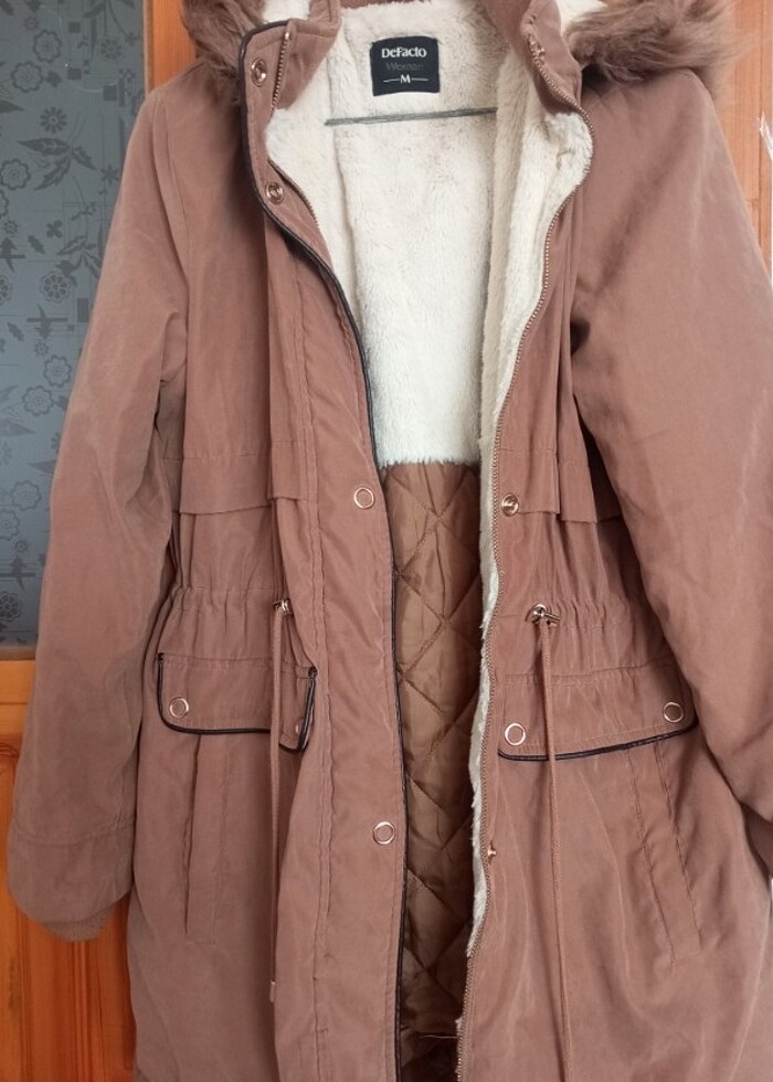 Mont oldukça çok sıcak tutuyor içi kürklü - Görsel 3