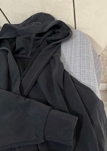 Drapeli Siyah V Yaka Kadın Sweatshirt - Görsel 3