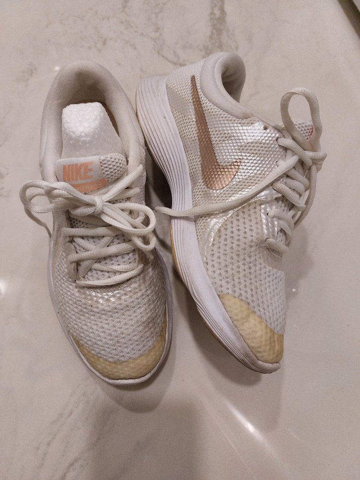 Nike Beyaz Bağcıklı Spor Kadın Sneaker orjinal - Görsel 2