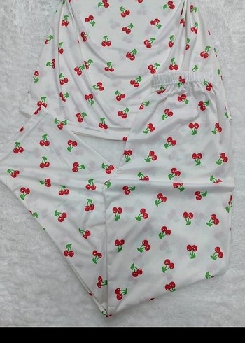 m Beden Kiraz Desenli Kadın Pijama Takımı