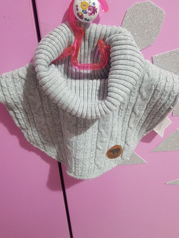 Gri Triko Boğazlı Kız Çocuk Panço boyunluk - Görsel 3