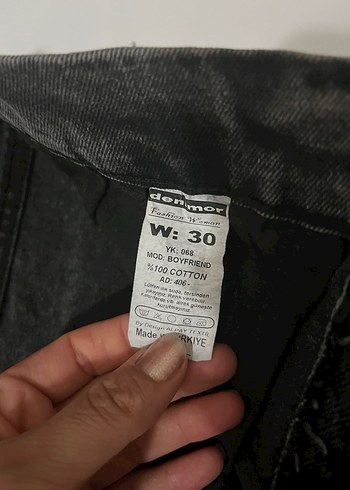 Diğer Kadın Siyah Yırtık Detaylı Midi Denim Pantolon