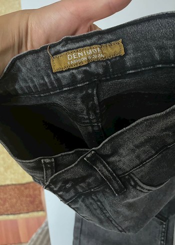 30 Beden siyah Renk Kadın Siyah Yırtık Detaylı Midi Denim Pantolon
