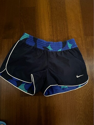 Nike şort 8 yaş