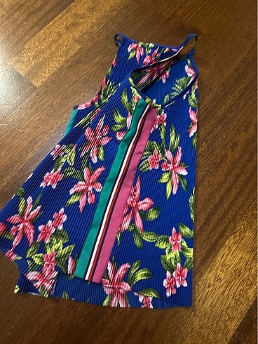 10 Yaş Beden Tommy bluz 140 cm
