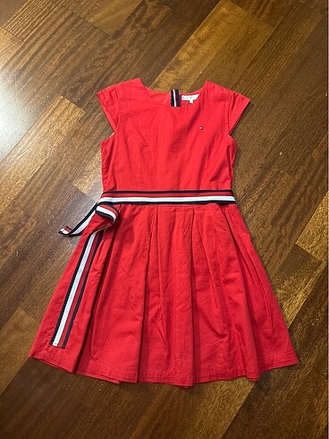 Tommy 152 kırmızı elbise