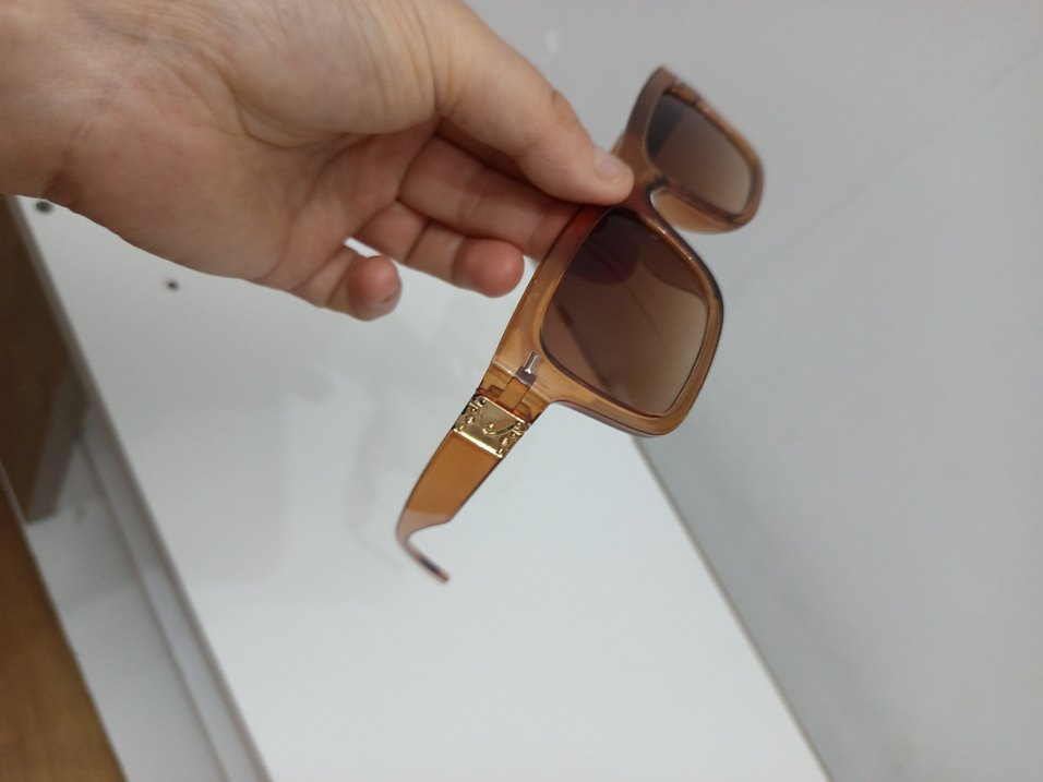 yeni gözlük 2 kez anca takıldı çok şık - Görsel 3