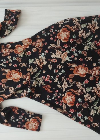 V Yaka Çiçek Desenli Midi Elbise - Görsel 8