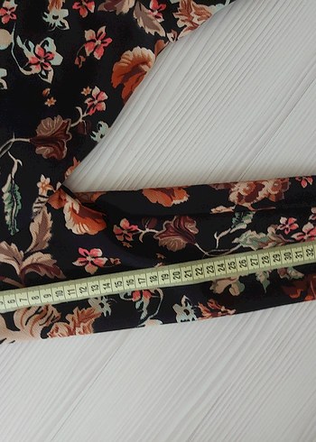 V Yaka Çiçek Desenli Midi Elbise - Görsel 6