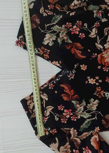 V Yaka Çiçek Desenli Midi Elbise - Görsel 5