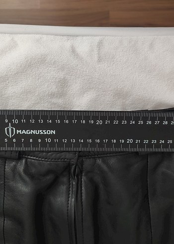 Siyah Deri Etek - Görsel 3