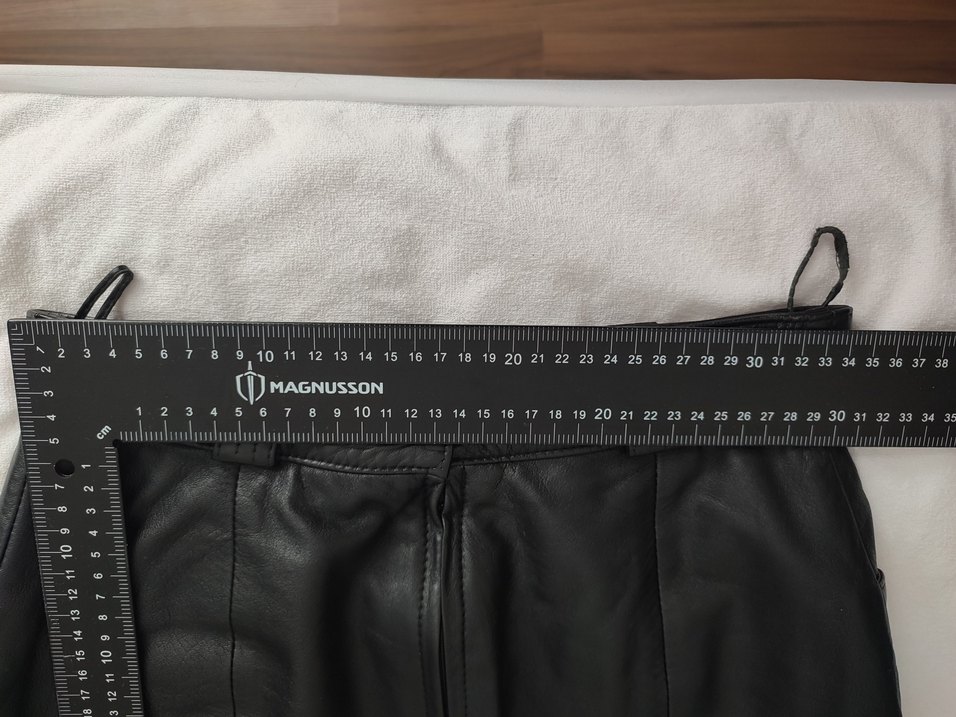 Siyah Deri Etek - Görsel 3