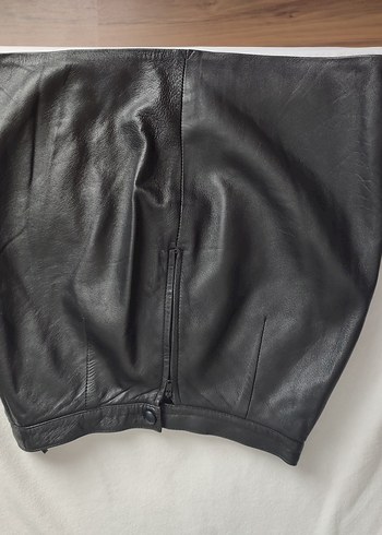 Siyah Deri Kadın Şort - Görsel 2