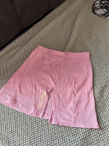 Bershka yırtmaçlı mini etek