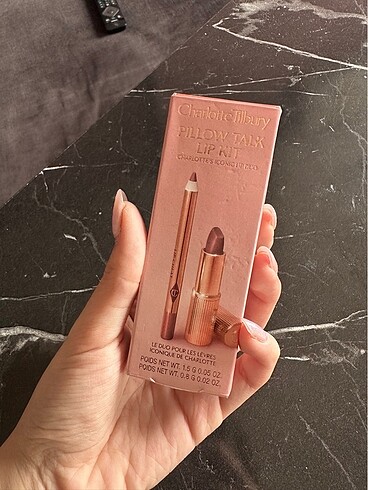 Charlotte tilbury dudak kiti