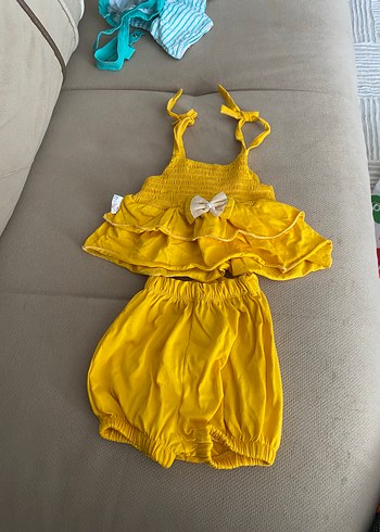 Sarı Fırfırlı Bebek Kız Takımı