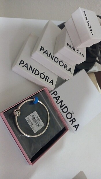 Pandora 