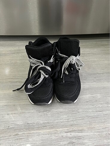 Bershka spor siyah ayakkabı