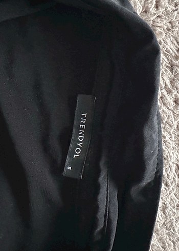 Siyah gömlek - Görsel 2