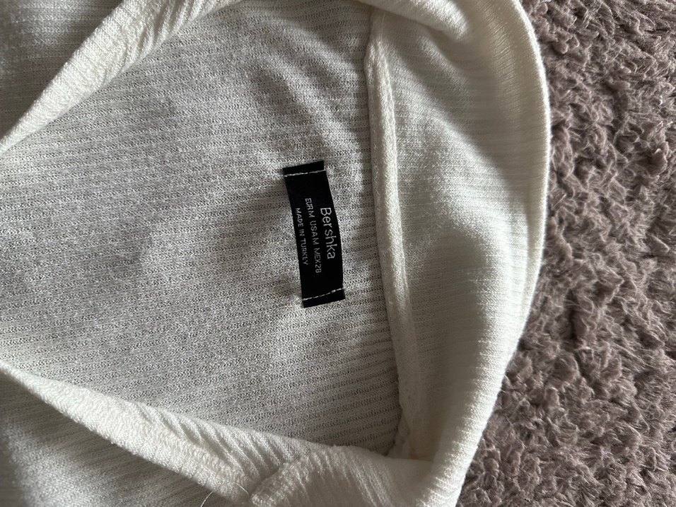 Beyaz polo yaka bluz - Görsel 2