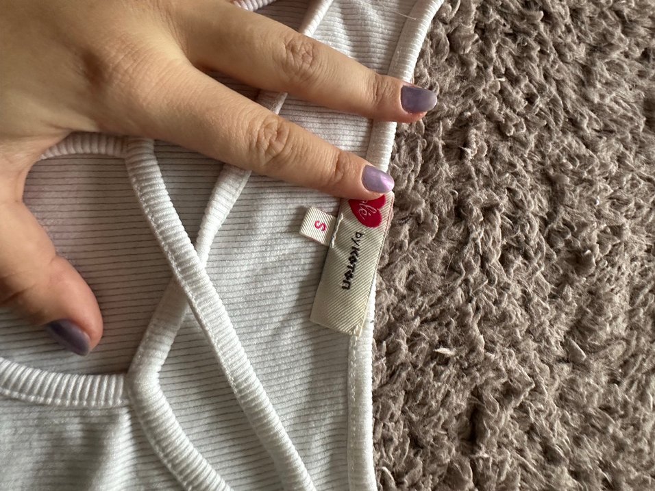 V Yaka Kısa Kollu 

 Kadın Tişört - Görsel 2