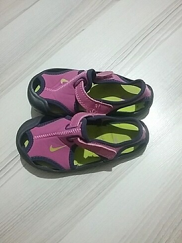 20 Beden Nike sandalet 20,5 numara