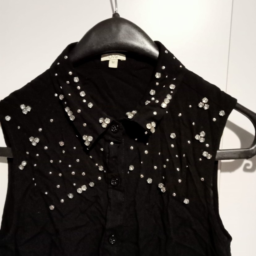 İşlemeli Siyah Kolsuz gömlek - Görsel 3