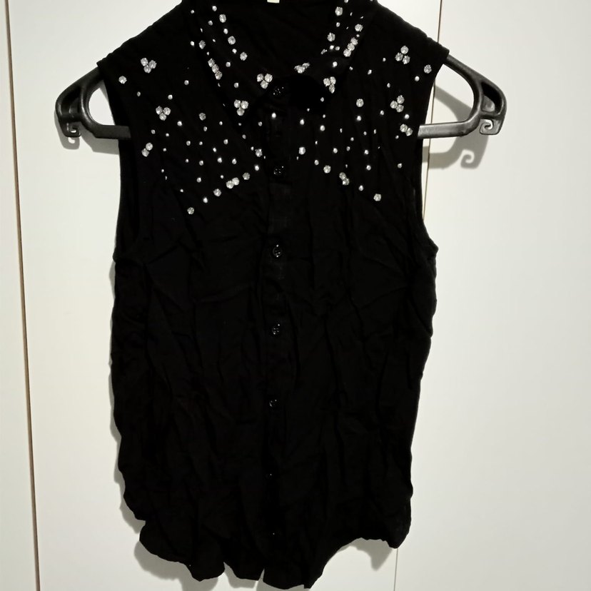 İşlemeli Siyah Kolsuz gömlek - Görsel 2