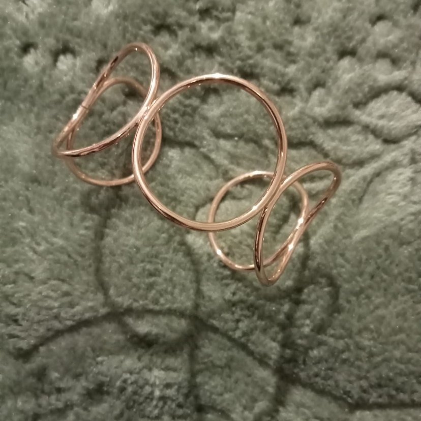 Bej Yılan Desenli Elastik Kadın Bileklik - Görsel 3