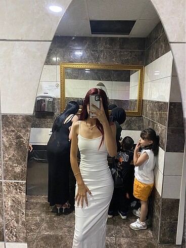 xs Beden bershka beyaz uzun elbise