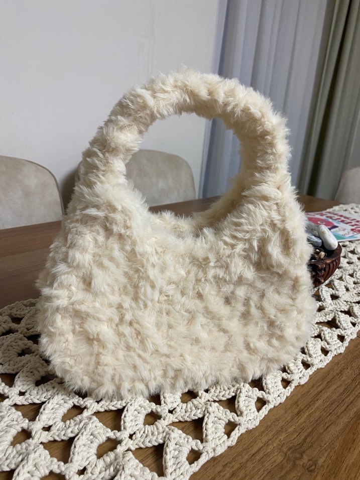 Beyaz Kürklü Örgü Kadın Çanta - Görsel 2