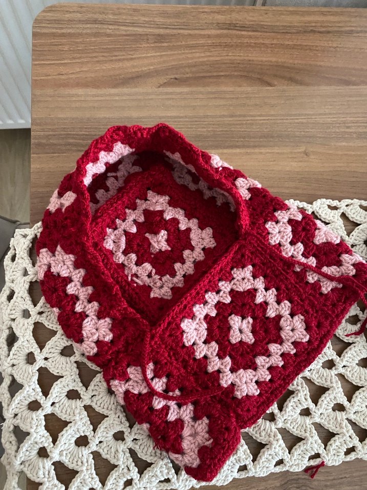 Bordo İşlemeli motifli bere - Görsel 2