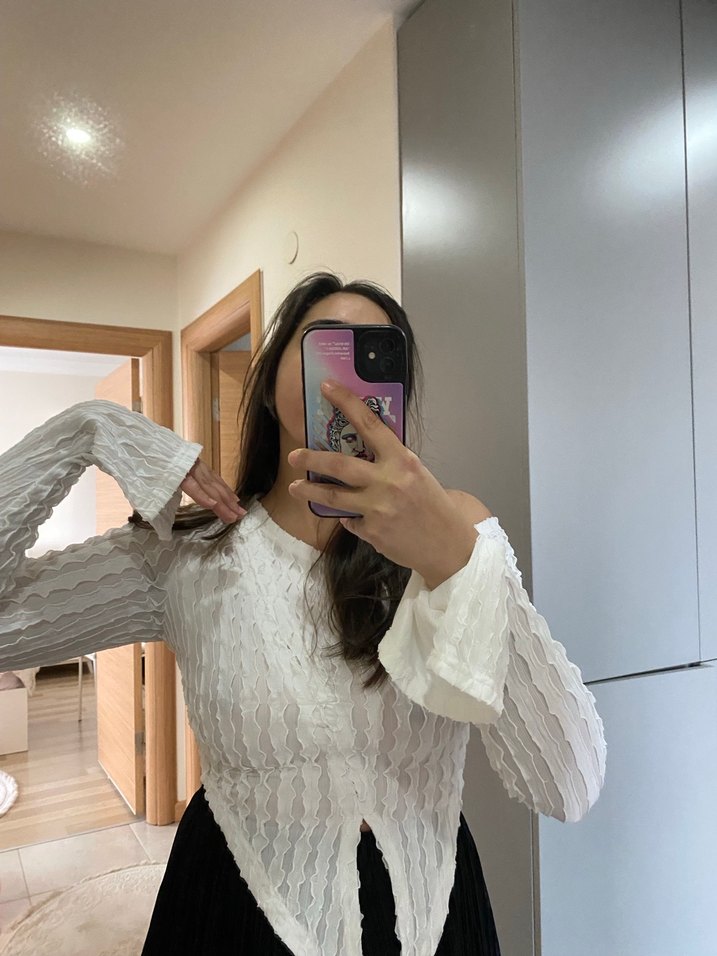 Beyaz V Yaka Kısa bluz - Görsel 2