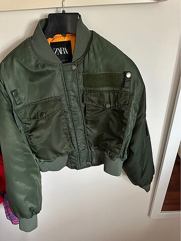 ZARA BOMBER MONT