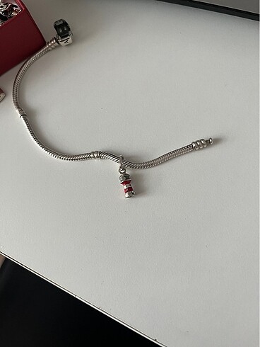 Pandora karanlıkta parlayan deniz feneri charm
