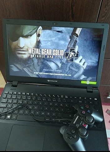 Oyun dolu laptop